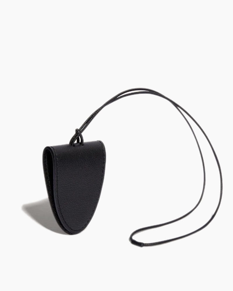 Magnetic Fastening System for Soft Bags