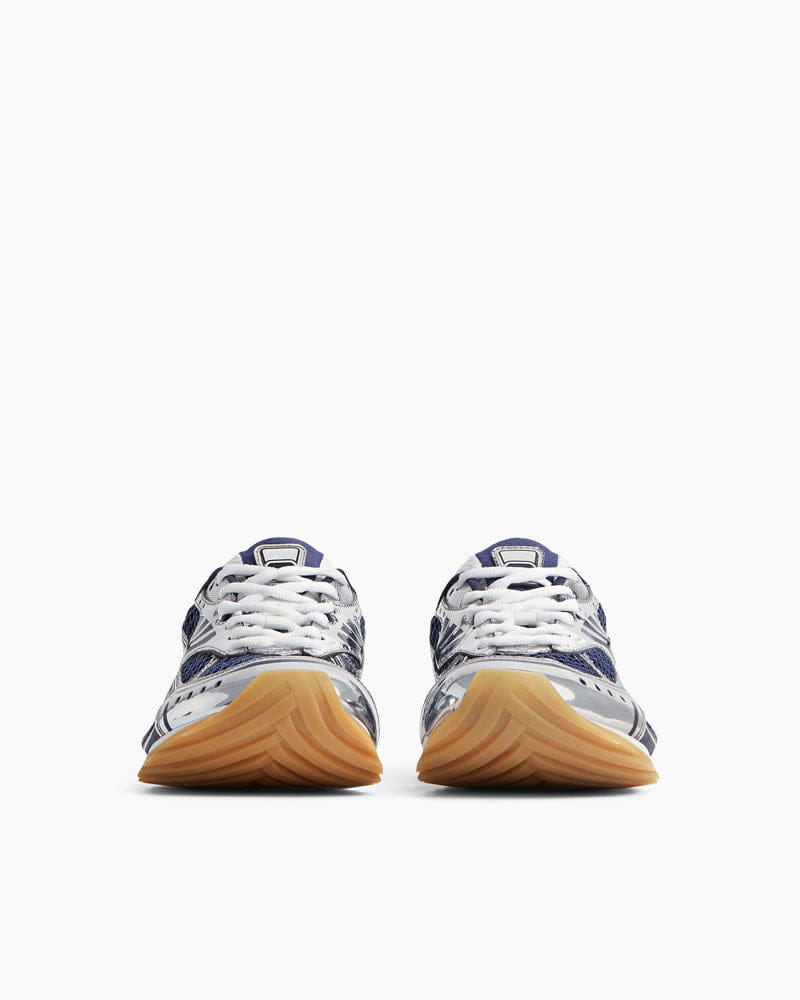 Lightweight Retro Sneaker for All-Day Comfort Breathable Cage Design