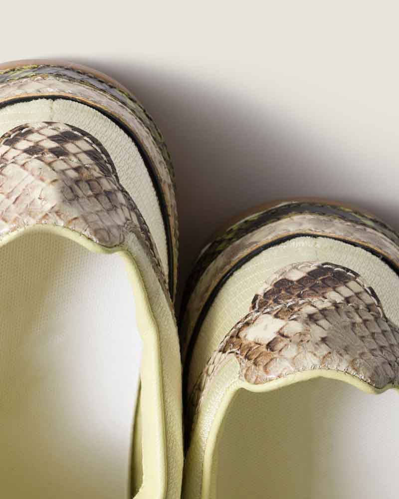 (Pre-sale)Women's City Stroll Distressed-Effect Leather Sneakers