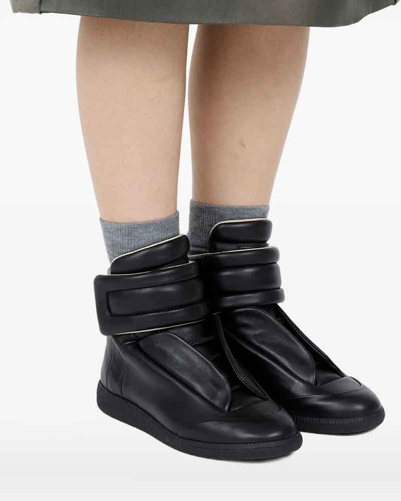 Women's Street Chic Padded Strap Leather Sneakers