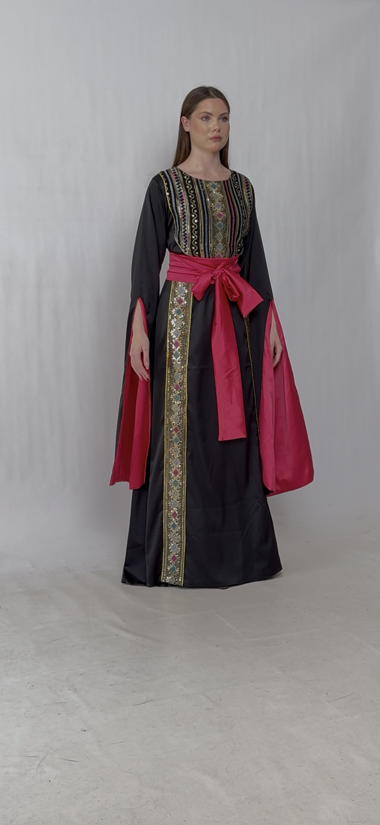 Oriental Elegance Statement Kaftan
