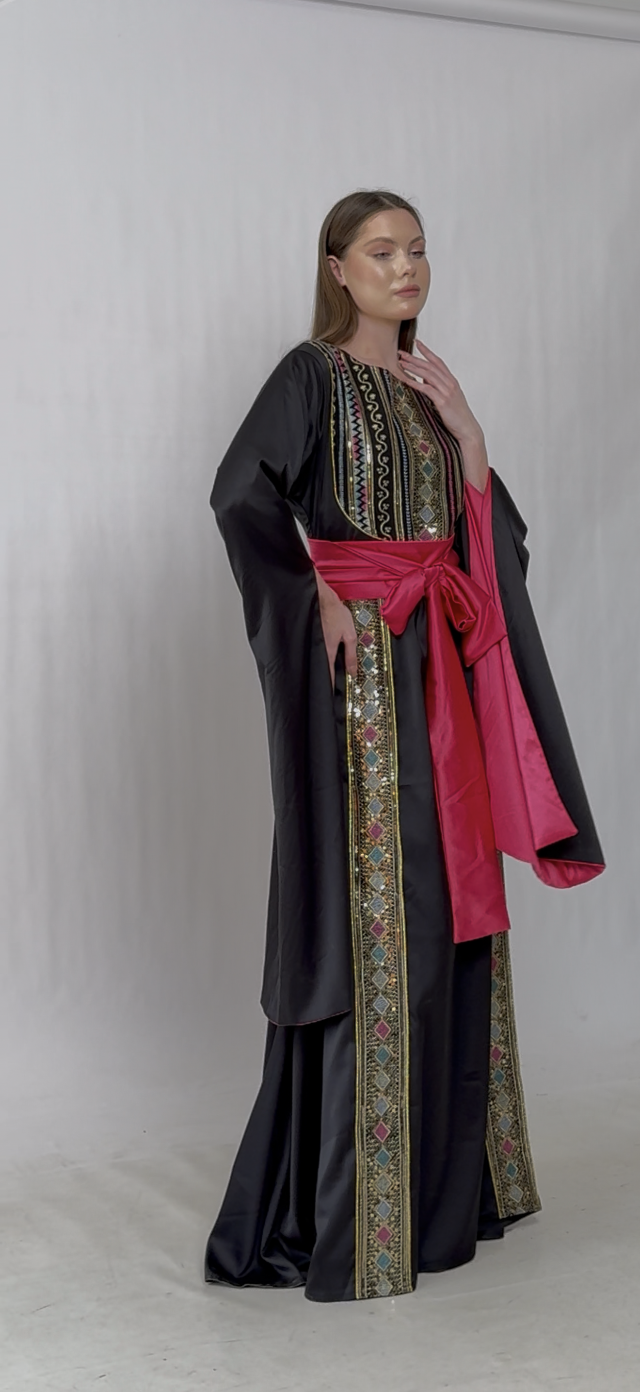 Oriental Elegance Statement Kaftan