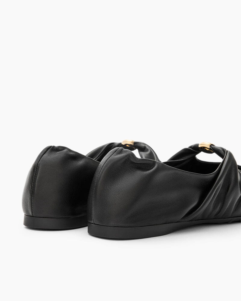 Women‘s Velvet Touch Leather Flats