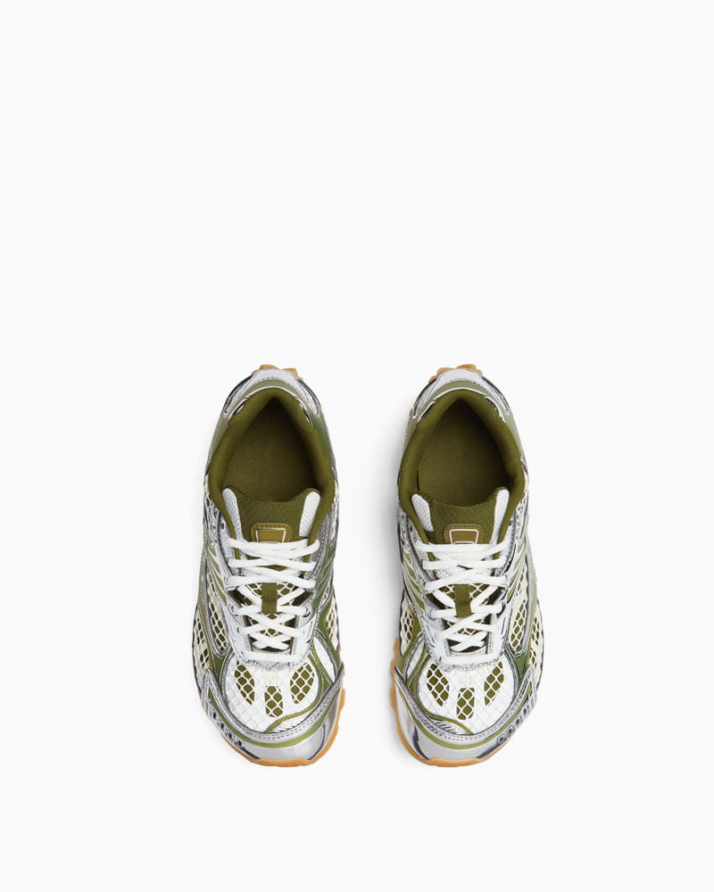 Lightweight Retro Sneaker for All-Day Comfort Breathable Cage Design